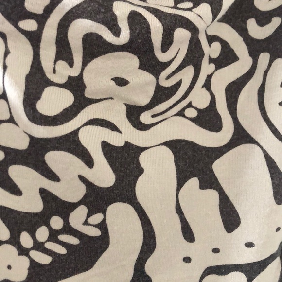 3 for $10 ❤️ Patterned v neck halter top - Picture 6 of 6